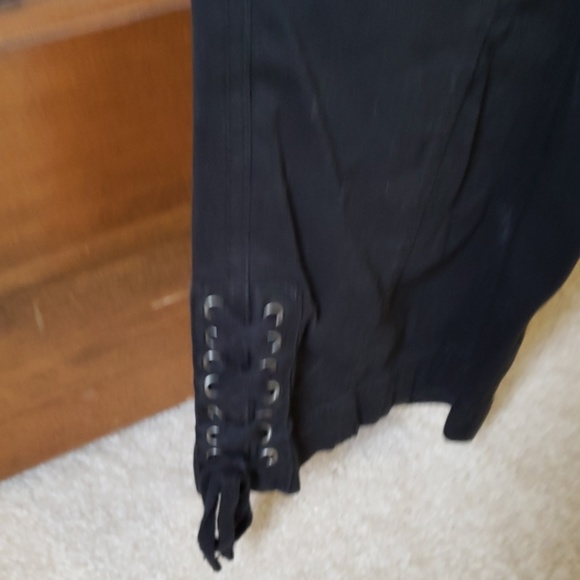 Capris - Picture 2 of 2